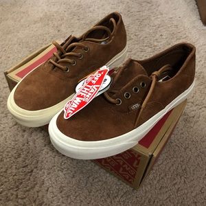 Vans Shoes Authentic Decon Women’s Size 5.5